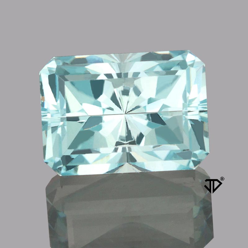  Aquamarine gemstone