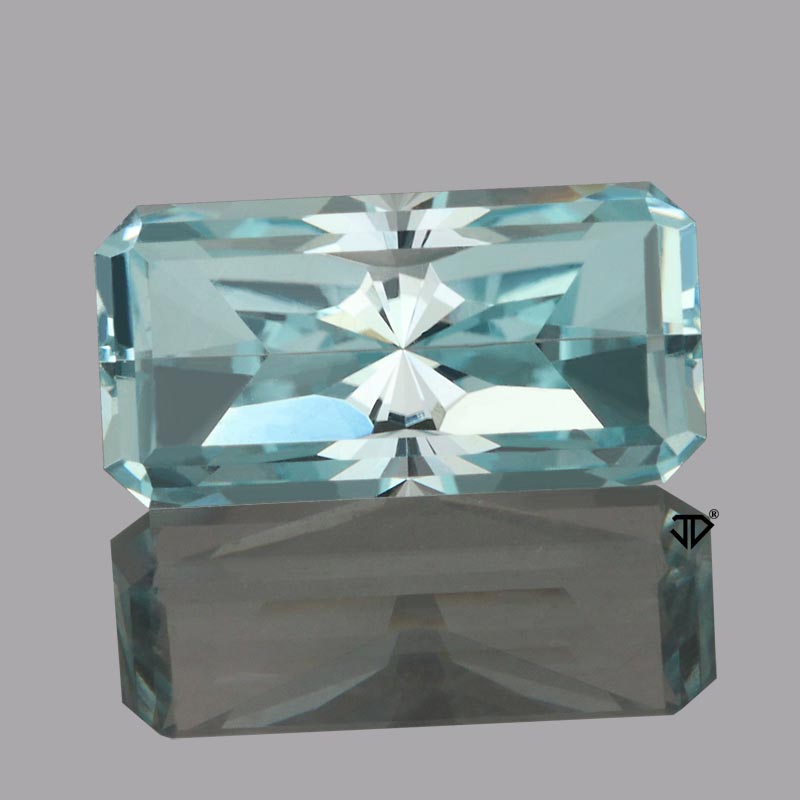  Aquamarine gemstone