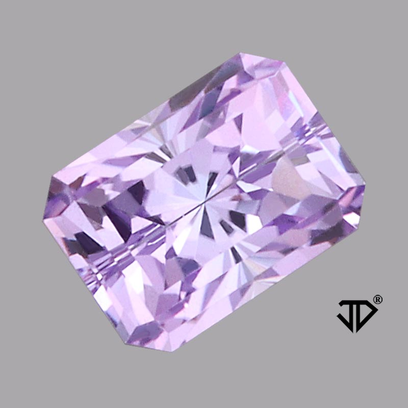  Tanzanite gemstone