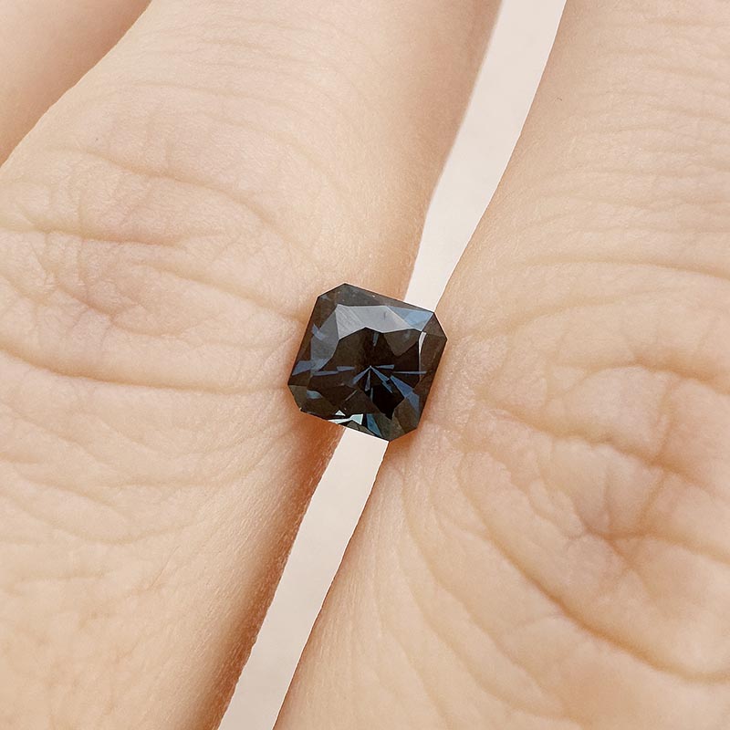 Teal Australian Sapphire view 2